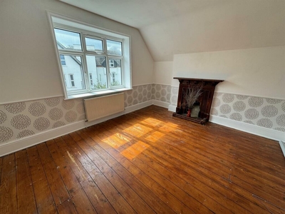 2 bedroom flat for rent in Cheriton Gardens, Folkestone, CT20