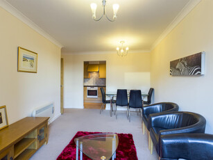 2 bedroom flat for rent in Crown Heights, Alencon Link, Basingstoke, RG21