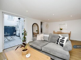 2 bedroom flat for rent in Devonshire Place, Brighton, BN2