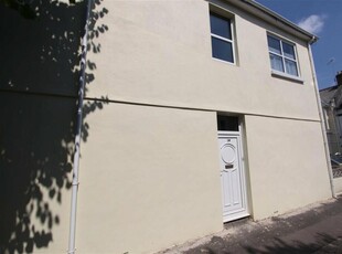 2 bedroom flat for rent in First Avenue, Stoke, Plymouth, PL1