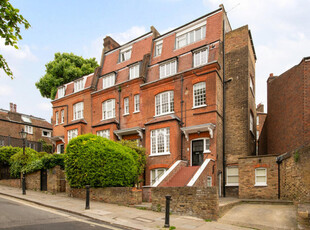 2 bedroom flat for rent in Holly Hill,
Hampstead, NW3