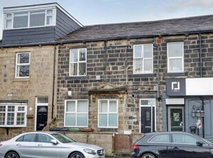 2 bedroom flat for rent in Long Row, Horsforth, Leeds, West Yorkshire, LS18