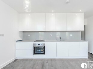 2 bedroom flat for rent in North End Road, Golders Green, NW11