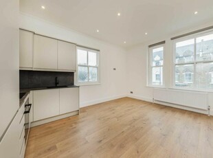 2 bedroom flat for rent in North Pole Road, North Kensington, W10