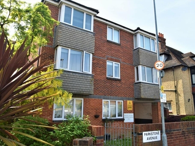2 bedroom flat for rent in Parkstone Avenue, Southsea, Hampshire, PO4