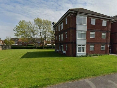 2 bedroom flat for rent in Regis Court, Hull, East Riding Of Yorkshire, HU9