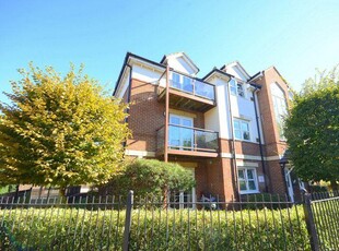 2 bedroom flat for rent in Wimborne Road, Bournemouth, BH2