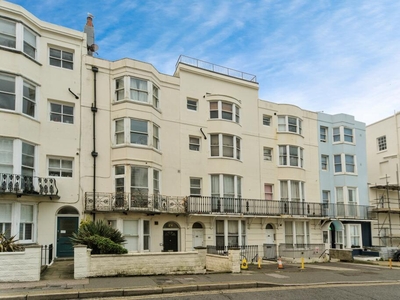 2 bedroom flat for sale in Lower Rock Gardens, Brighton, East Sussex, BN2