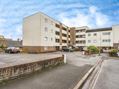 2 bedroom flat for sale in Regal Close, Portsmouth, Hampshire, PO6