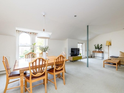 2 bedroom flat for sale in St Johns Road, Clifton, BS8