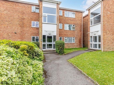 2 bedroom ground floor flat for sale in Chepping Dene, 15 Wimborne Road, Bournemouth, BH2