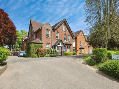 2 bedroom ground floor flat for sale in Old Dover Road, CANTERBURY, CT1