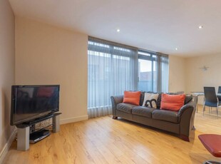2 bedroom penthouse for rent in Islington Gates, 16 Fleet Street, Birmingham, B3