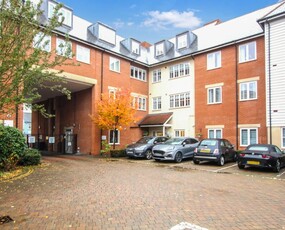 2 bedroom retirement property for rent in Ongar Road, Brentwood, Essex, CM15