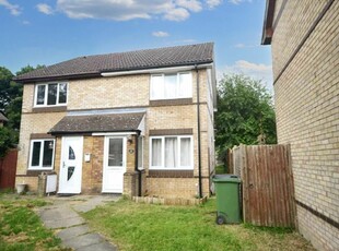 2 bedroom semi-detached house for rent in Collingwood Drive, London Colney, AL2