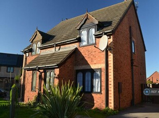 2 bedroom semi-detached house for rent in Kennington Grove, Edlington, Doncaster, DN12