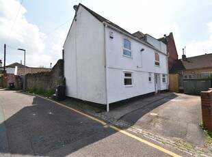 2 bedroom semi-detached house for rent in Lower Chapel Road, Hanham, Bristol, BS15