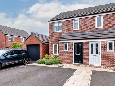2 bedroom semi-detached house for sale in Grebe Close, Burton Joyce, Nottingham, NG14