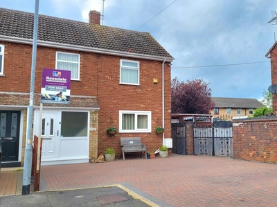 2 bedroom semi-detached house for sale in Severn Close, Gunthorpe, Peterborough, PE4