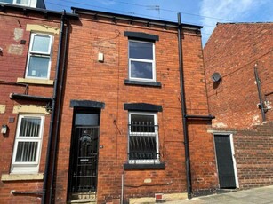 2 bedroom terraced house for rent in Christopher Road, Woodhouse, Leeds, LS6