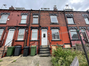 2 bedroom terraced house for rent in Clifton Avenue, Leeds, West Yorkshire, LS9