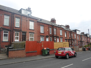 2 bedroom terraced house for rent in Darfield Place, Leeds, LS8