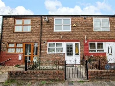 2 bedroom terraced house for rent in Jessup Close, London, SE18