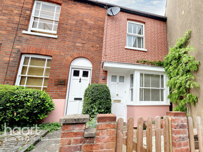 2 bedroom terraced house for sale in Cannon Street, Bury St Edmunds, IP33