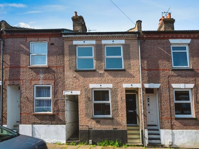 2 bedroom terraced house for sale in Cowper Street, Luton, LU1