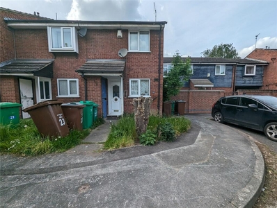 2 bedroom terraced house for sale in Ferngill Close, Nottingham, Nottinghamshire, NG2
