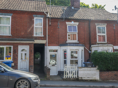 2 bedroom terraced house for sale in Ketts Hill, Norwich NR1