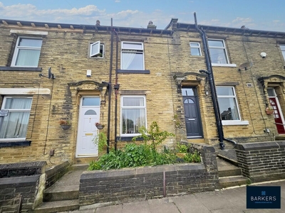 2 bedroom terraced house for sale in North Road, Bradford, BD6