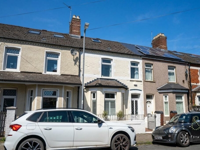 2 bedroom terraced house for sale in Pembroke Road, Cardiff, CF5