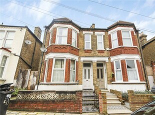 3 bedroom apartment for rent in Wolfington Road, London, SE27