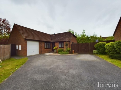 3 bedroom bungalow for sale in Lambs Row, Lychpit, Basingstoke, RG24