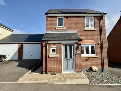 3 bedroom detached house for sale in Gifford Close, Birstall, LE4