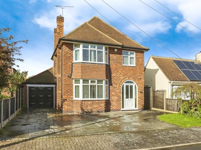 3 bedroom detached house for sale in Redwood Avenue, Wollaton, Nottinghamshire, NG8