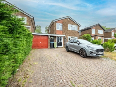 3 bedroom detached house for sale in Sutherland Grove, Bletchley, Milton Keynes, MK3