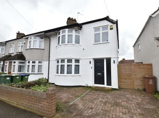 3 bedroom end of terrace house for rent in Oldfield Road, Bexleyheath, DA7