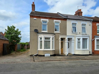 3 bedroom end of terrace house for sale in Cedar Road, Abington, Northampton NN1 4RN, NN1