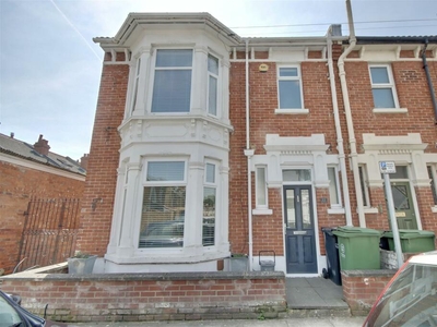 3 bedroom end of terrace house for sale in Heyshott Road, Southsea, PO4