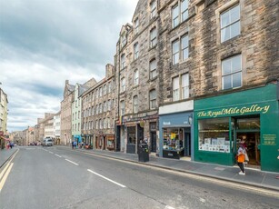 3 bedroom flat for rent in (2f2) Canongate, Royal Mile, Edinburgh, EH8