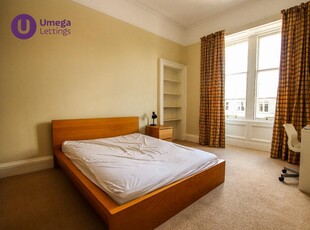 3 bedroom flat for rent in Arden Street, Marchmont, Edinburgh, EH9