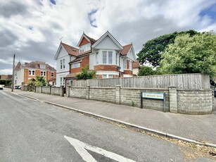 3 bedroom flat for rent in Bracken Road, Southbourne, Bournemouth, BH6