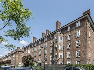 3 bedroom flat for rent in Homerton Road, Homerton, London, E9