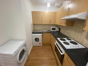 3 bedroom flat for rent in Montague Street, South Side, Edinburgh, EH8