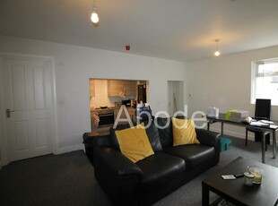 3 bedroom flat for rent in Royal Park Terrace, Hyde Park, Leeds, LS6