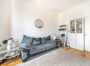 3 bedroom flat for rent in Shrewsbury Road, Forest Gate, London, E7