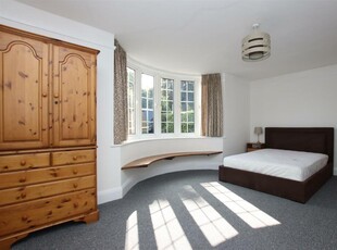 3 bedroom house for rent in Warminster Road, Bath, BA2