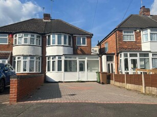 3 bedroom house for rent in Wellsford Avenue, Solihull, B92
